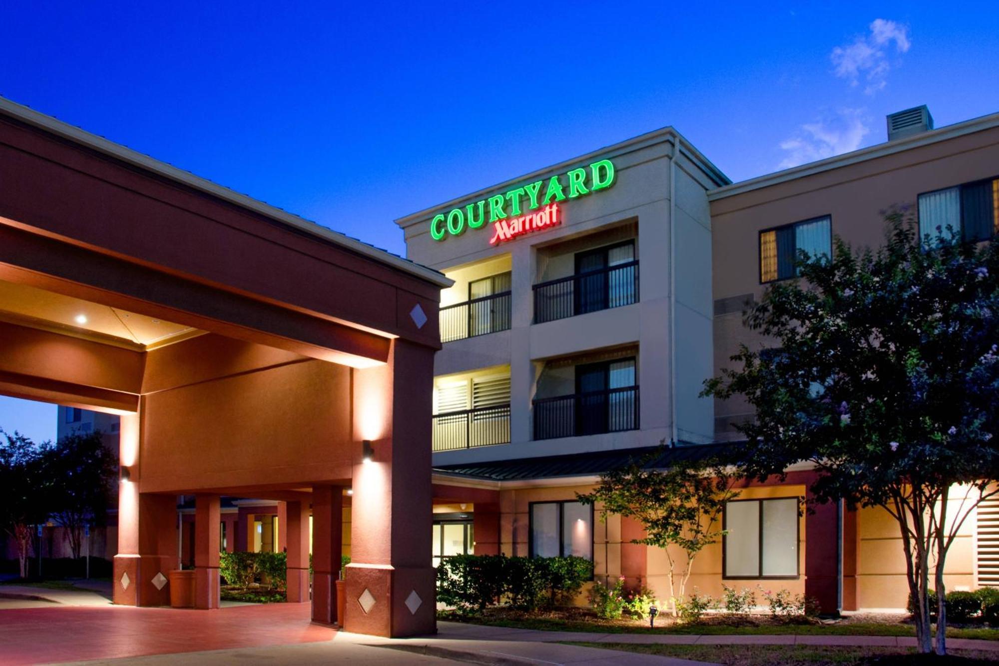 Courtyard By Marriott Bryan College Station Hotel Exterior photo